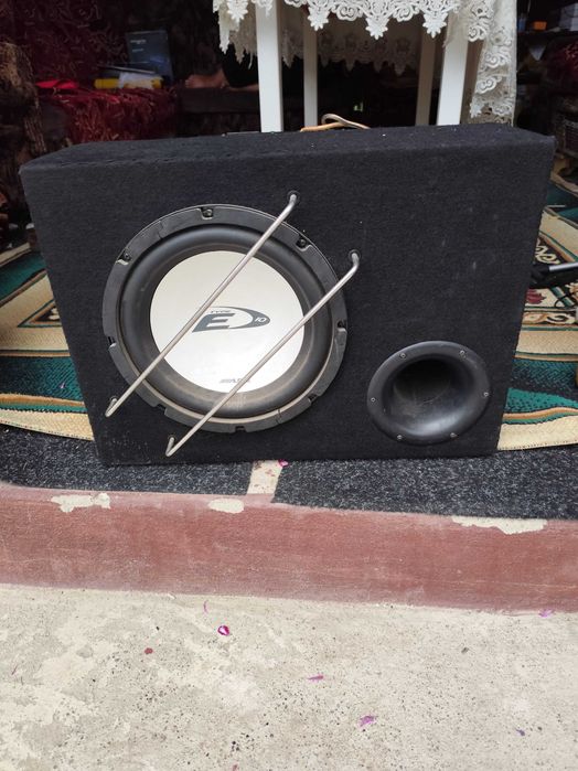 Vând sowboofer auto