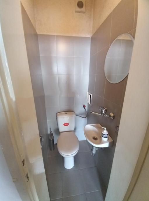 Дава се под наем Многостаен апартамент в София, Център - 130 кв.м за 1296.42 € - Снимка #10