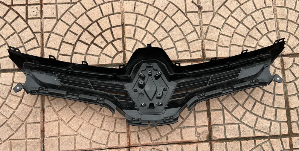 Решетка с емблема за Renault Megan 3