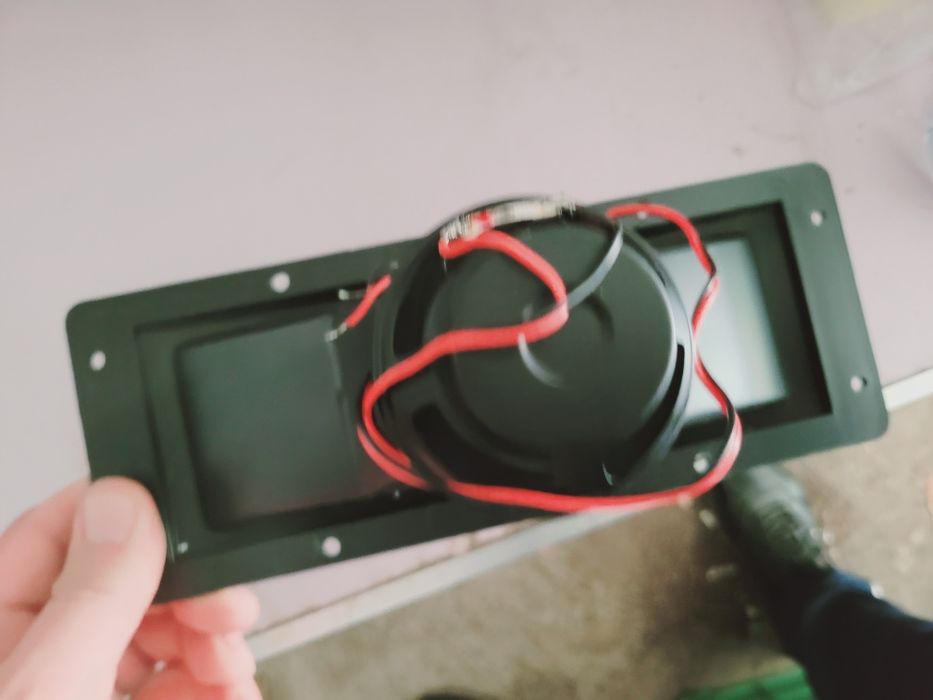 Продавам високоговорител