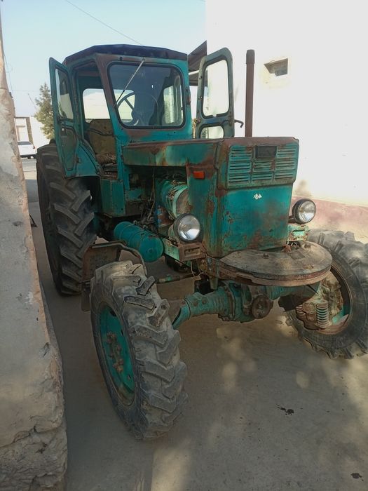 RADNOY T 40 Traktor sotiladi Andijonda