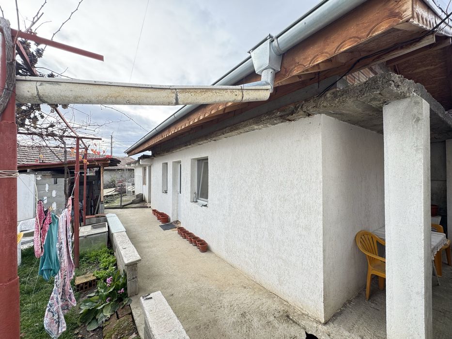 Продава къща в с. Шейново, общ. Казанлък