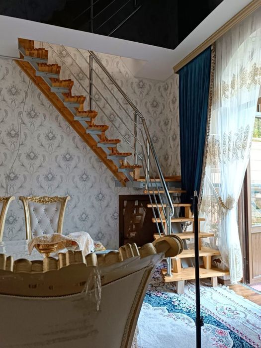 Uy sotiladi yaxshi joyda joylashgan