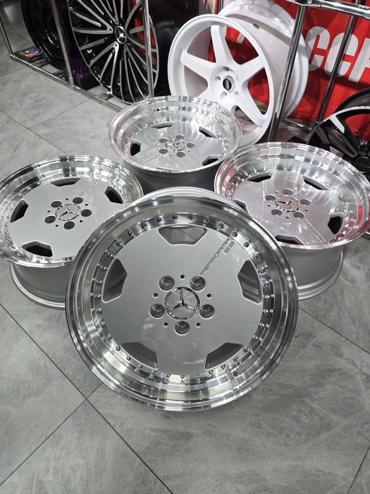 17 диски мерседес  разноширокие.