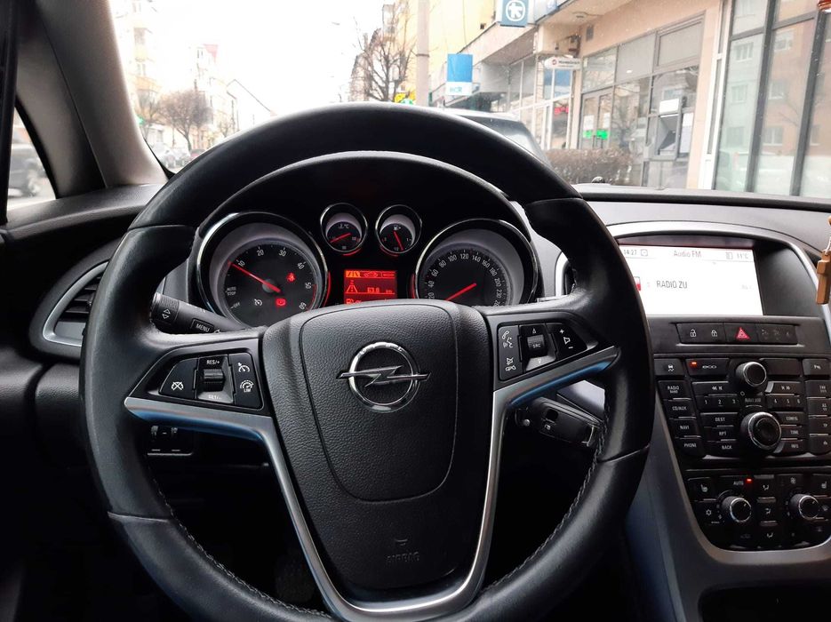 Opel Astra J Sports Tourer – diesel – 2013 – break spatios + carlig