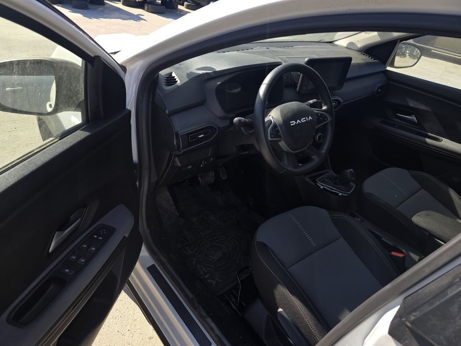 Dacia Jogger Extreme 2 bucati 7 locuri 2023 1.0 gpl 7 locuri 2024  1.6 hibrid avariat