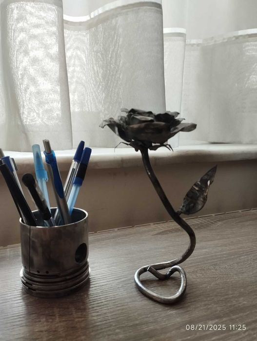 Ръчно изработени метални рози – уникален подарък