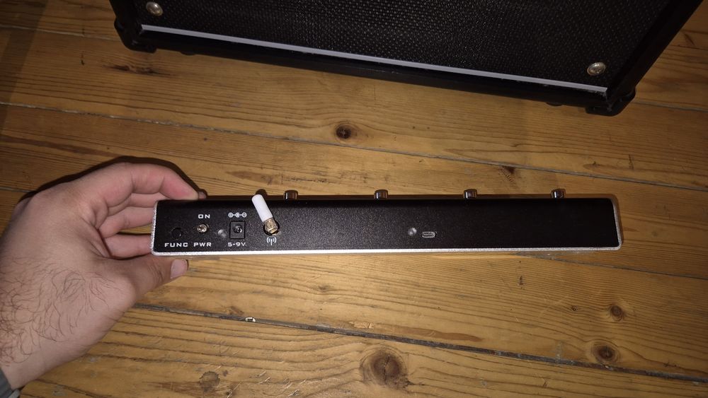 Китарен усилвател Boss Katana 50 MkII + Бежичен футсуич Xsonic Airstep Kat Edition (Комплект)
