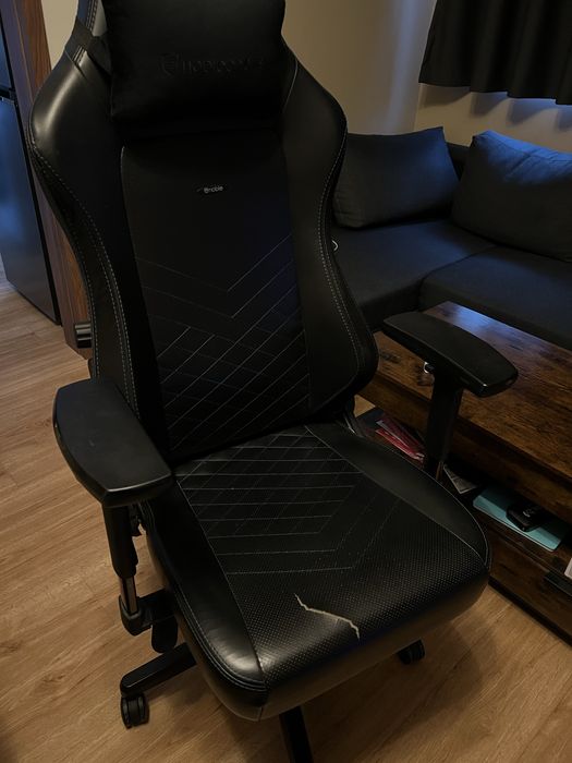 Noublechair Hero