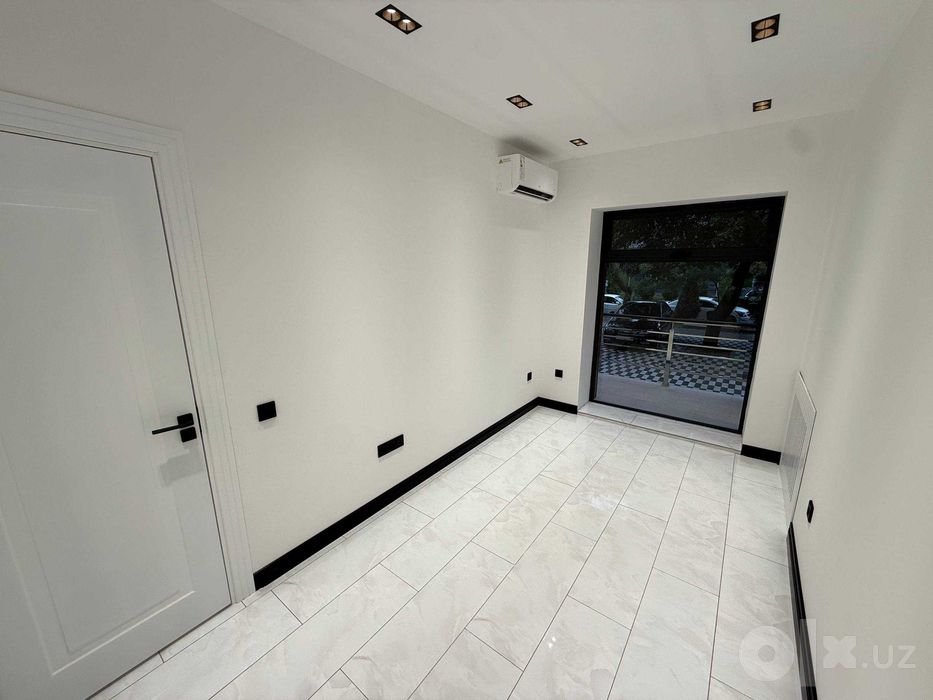 Аренда коммерческого помещения 65 м², Ц-6, первая линия