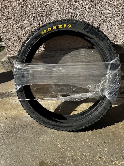 Vand cauciucuri maxis