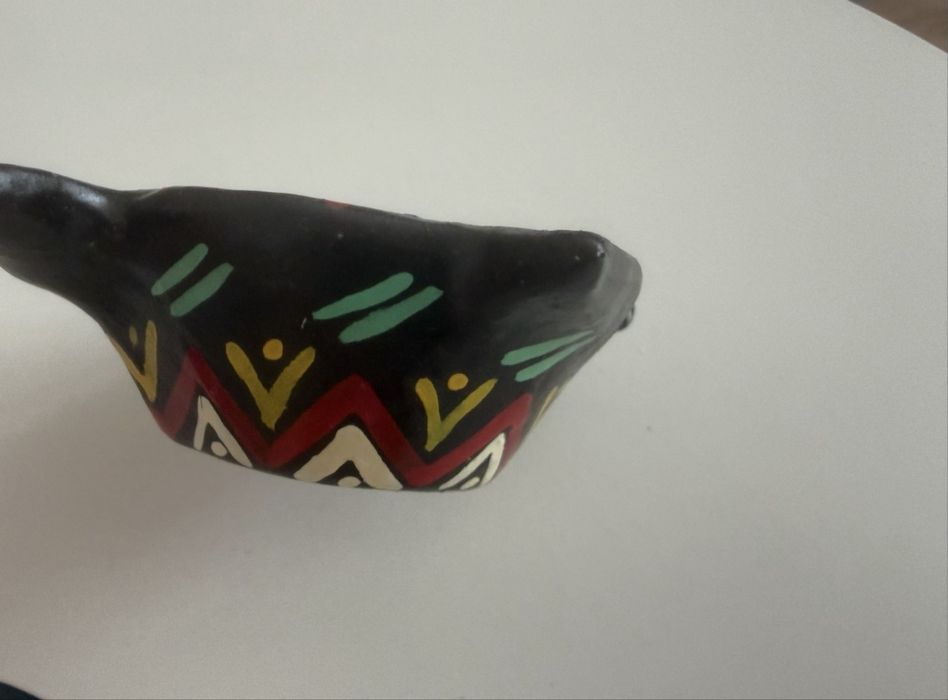 Scrumiera neagra Paraguay sub forma de peste. Model aztec