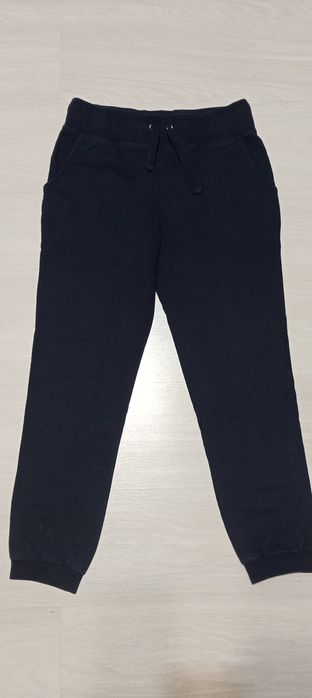 Продам брюки и кофту. Всё 800 тг.