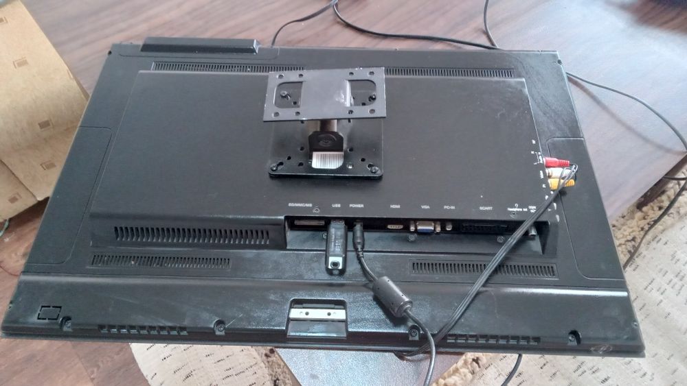 Телевизор 24 инча