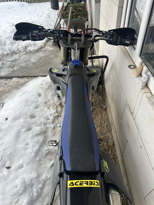 Yamaha YZF450 – restaurată