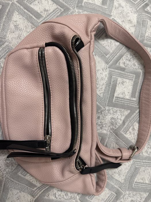 СРОЧНО продам 3 сумки. состояние отличных.Цена за 3 сразу