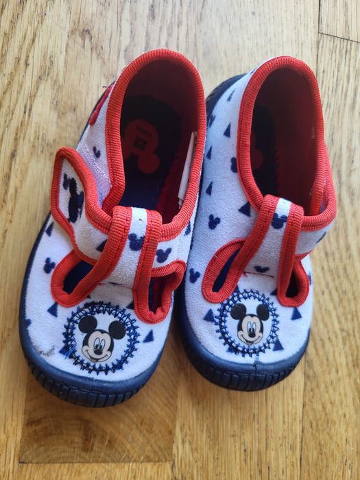 Кецове и пантофи размер 21 и 22