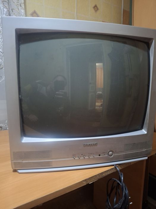 Тв Samsung рабочий + приставка отау