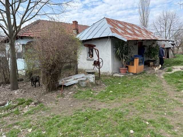 Vand casa cu teren de 4715 mp in Dragasani Jud Valcea Str Rahova