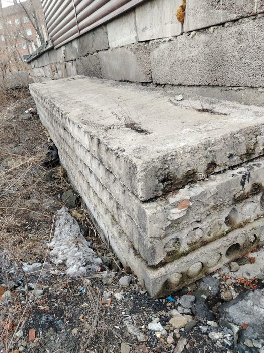 Продам ПЛИТЫ 4 шт