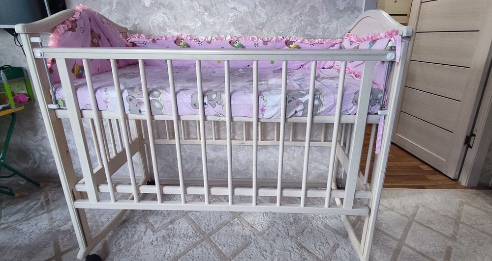 Детская кроватка