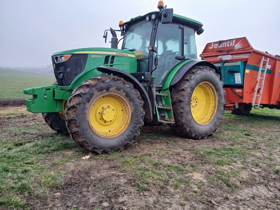 John Deere 6100 MC