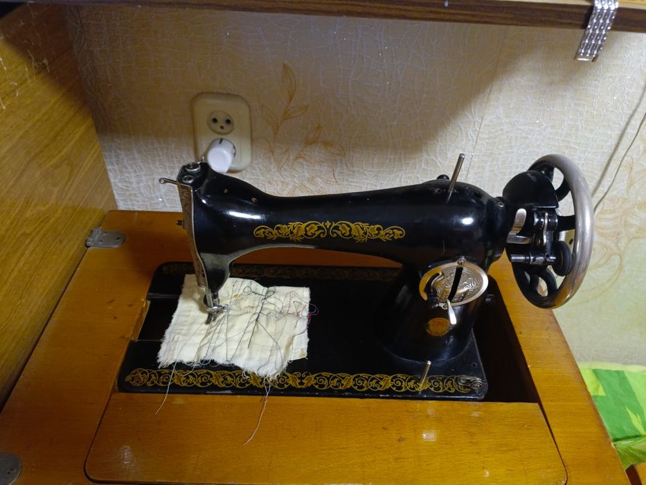 Швейная машинка бу
