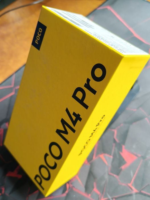 Продам смартфон POCO M4 Pro