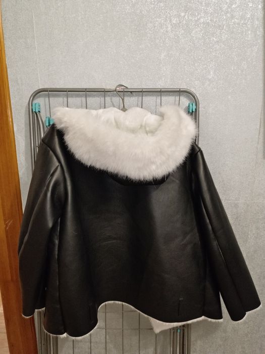 Продам куртку женскую