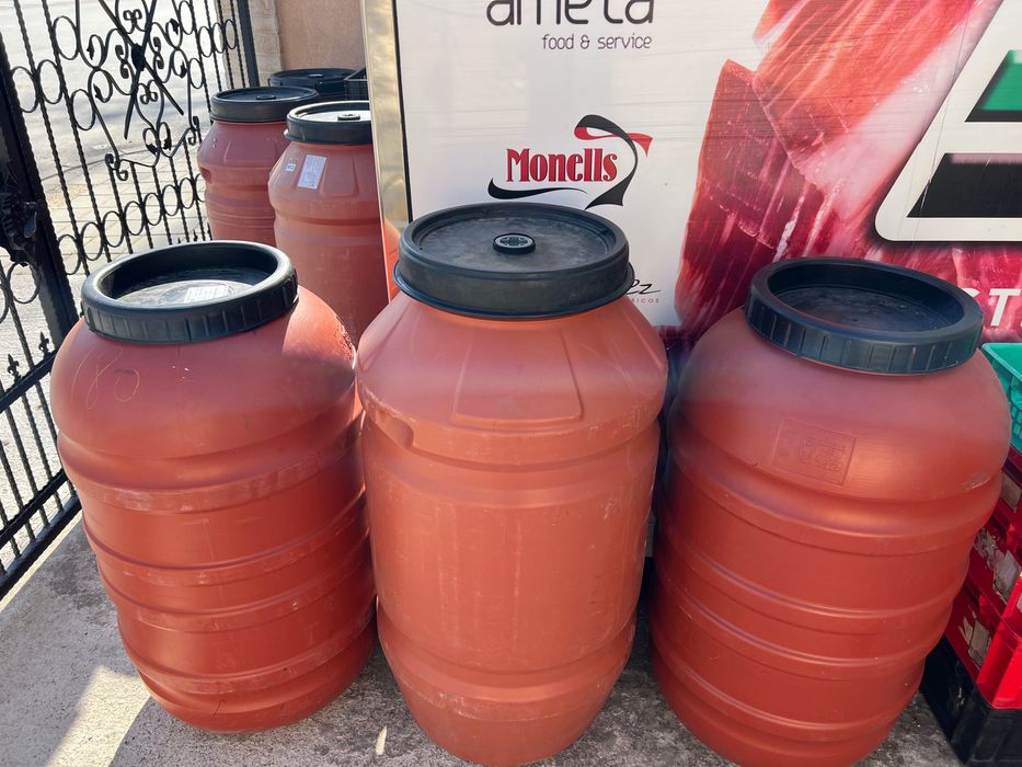 Бидони 220лт и 240лт.