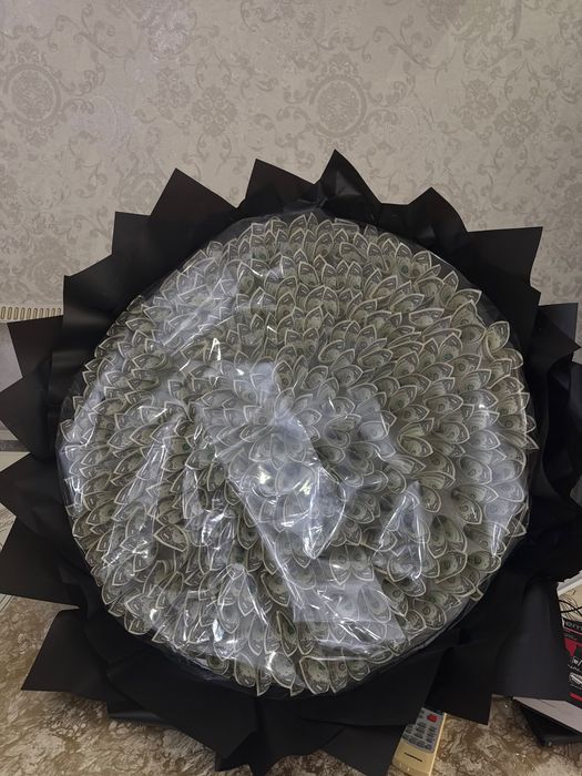 200$ букет.