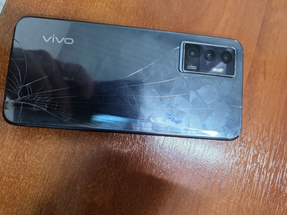 Продаю телефон Vivo