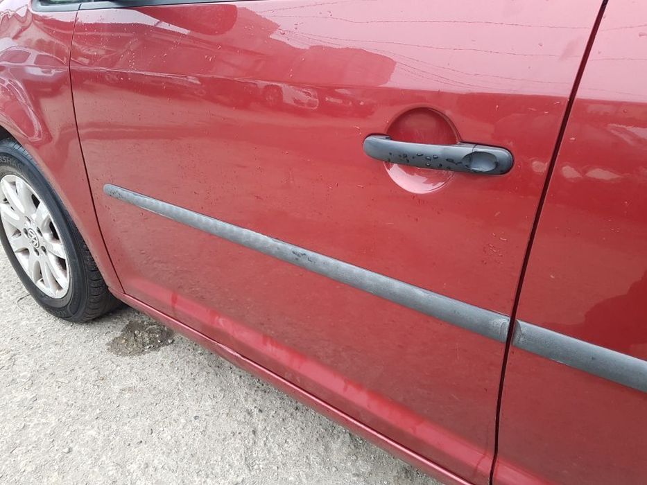 Usa / Portiera Stanga Fata VW Touran 2007 - 2010 Cod Culoare: LA3T