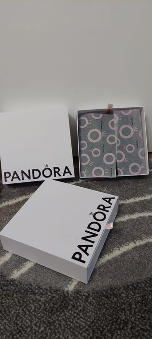 Cutii Pandora pentru coliere