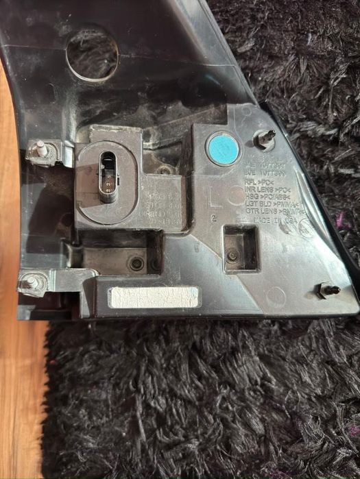 Tesla Model 3 2020 задни стопове с червени мигачи USA