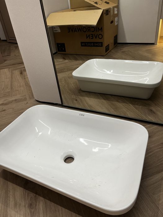 Раковина ~44 на 70 см, полуврезная