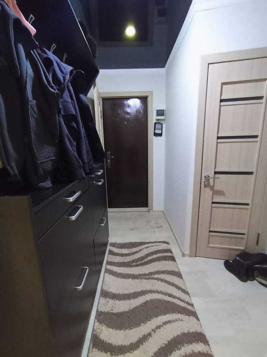 Продаётся 2 - комнатная квартира в районе ДСК