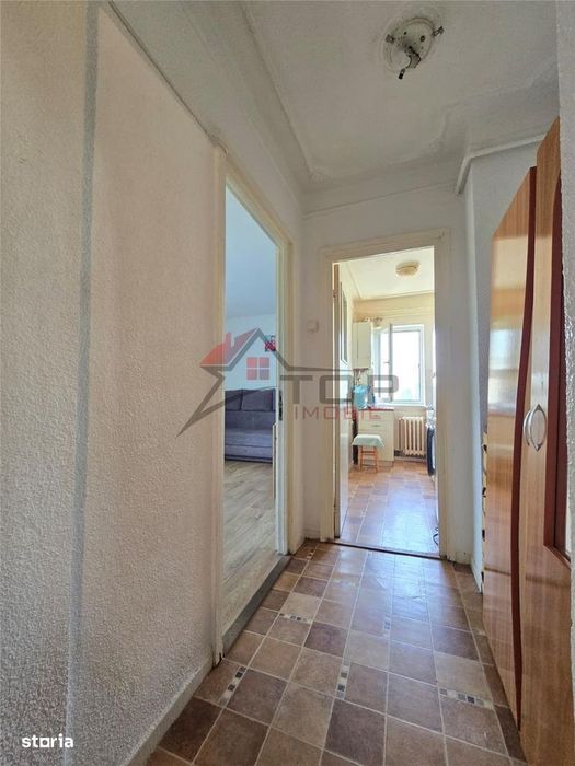 Mircea cel Batran , 2 camere decomandat, etaj intermediar, liber
