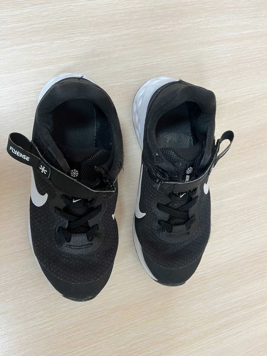 Детски маратонки NIKE REVOLUTION 6