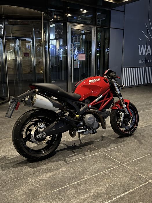 Ducati Monster 696