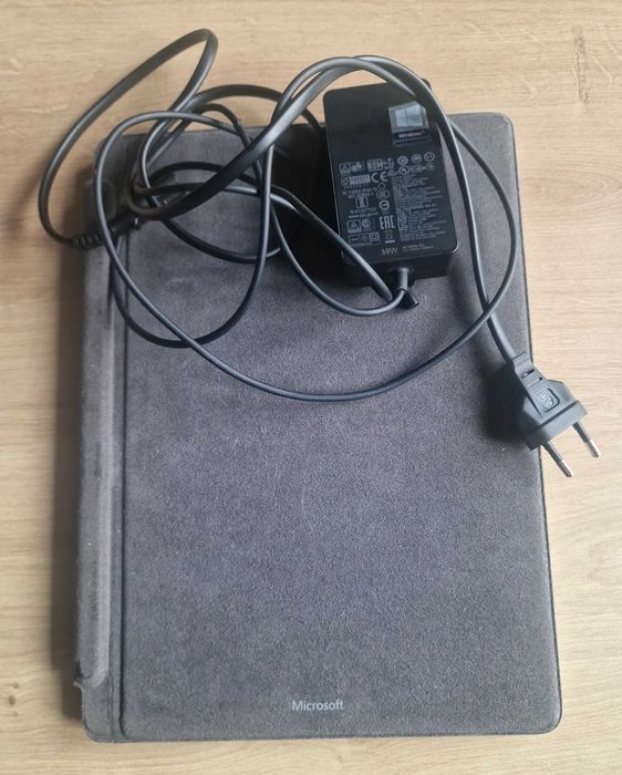 Tableta / laptop Microsoft Surface Pro 8, i5-1145G7, 16GB, 256Gb SSD