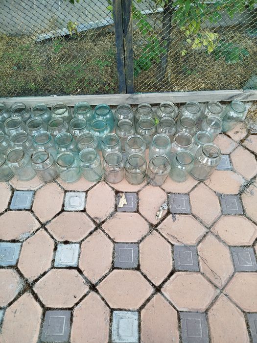 Продаются банки , состояние хорошее