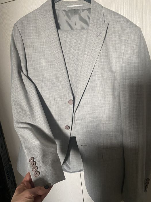 Мъжки официален костюм