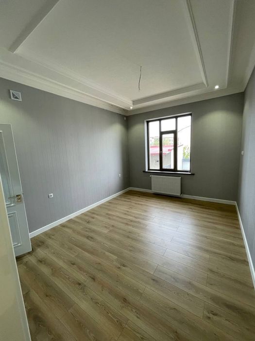 Ховли сотилади янги подключ Медгарадокда 3 сотих 7 та хона