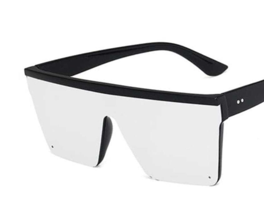 Ochelari de soare supradimensionați