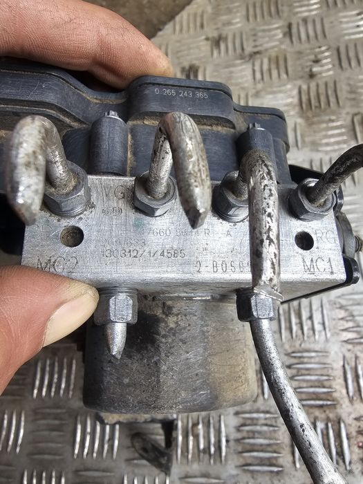 Pompa ABS 476608644R 1.5 dci K9K608 Renault Clio 4 [2012 - 2020] 1.5 d