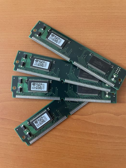 Retro memorii edo 16mb 72 pini