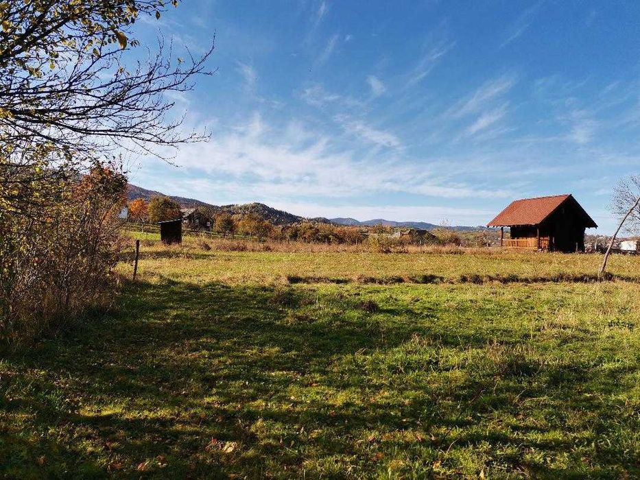 Cabanuta Cacica - intravilan- cu 10 ari teren