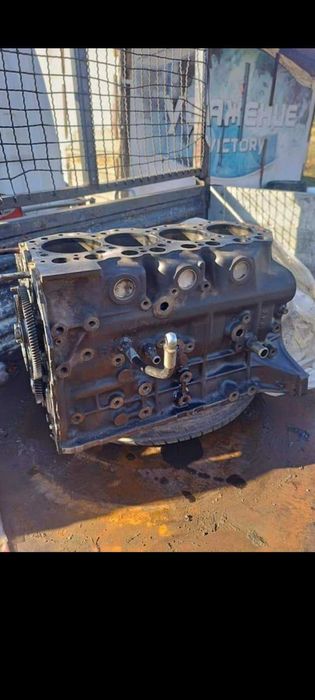 На части!!!Нисан траде 3000 турбо дизел На части!!!