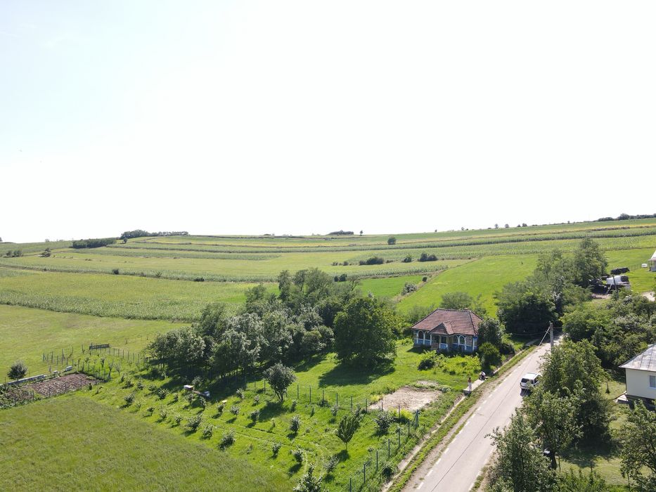 Vând teren intravilan 1.132 mp în Mociu cu constructie veche